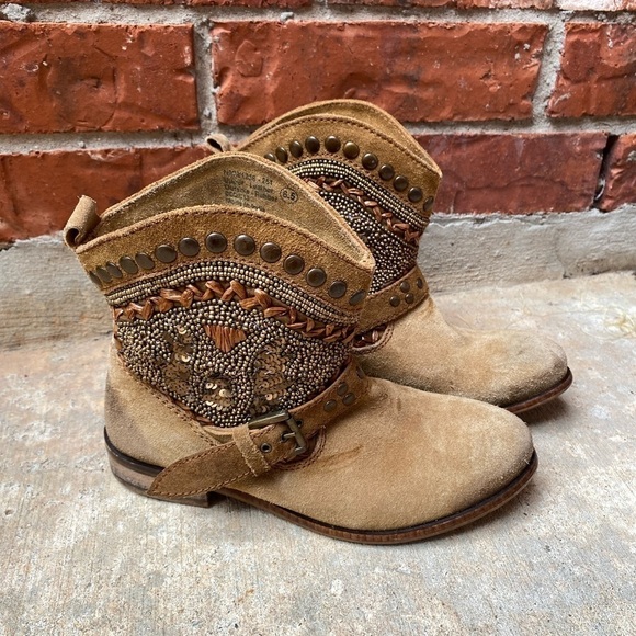 Naughty Monkey Womens 6.5 Boho Tan Suede Beaded Ankle Western Boots - Picture 5 of 9